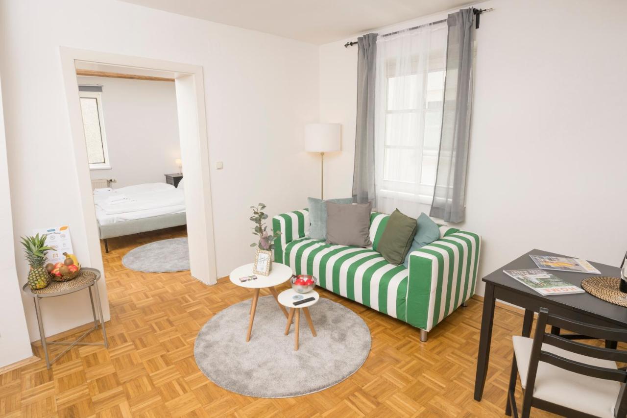 Zum Grazer Uhrturm Apartment Exterior photo