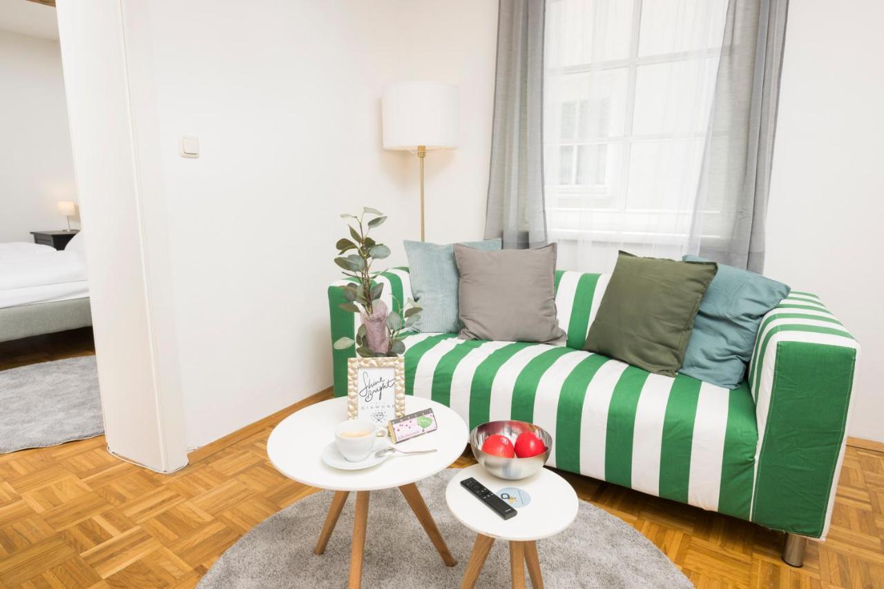 Zum Grazer Uhrturm Apartment Exterior photo