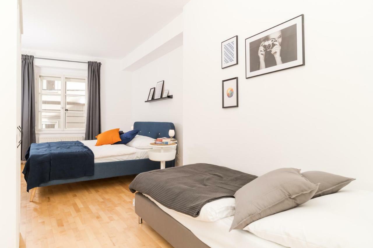 Zum Grazer Uhrturm Apartment Exterior photo